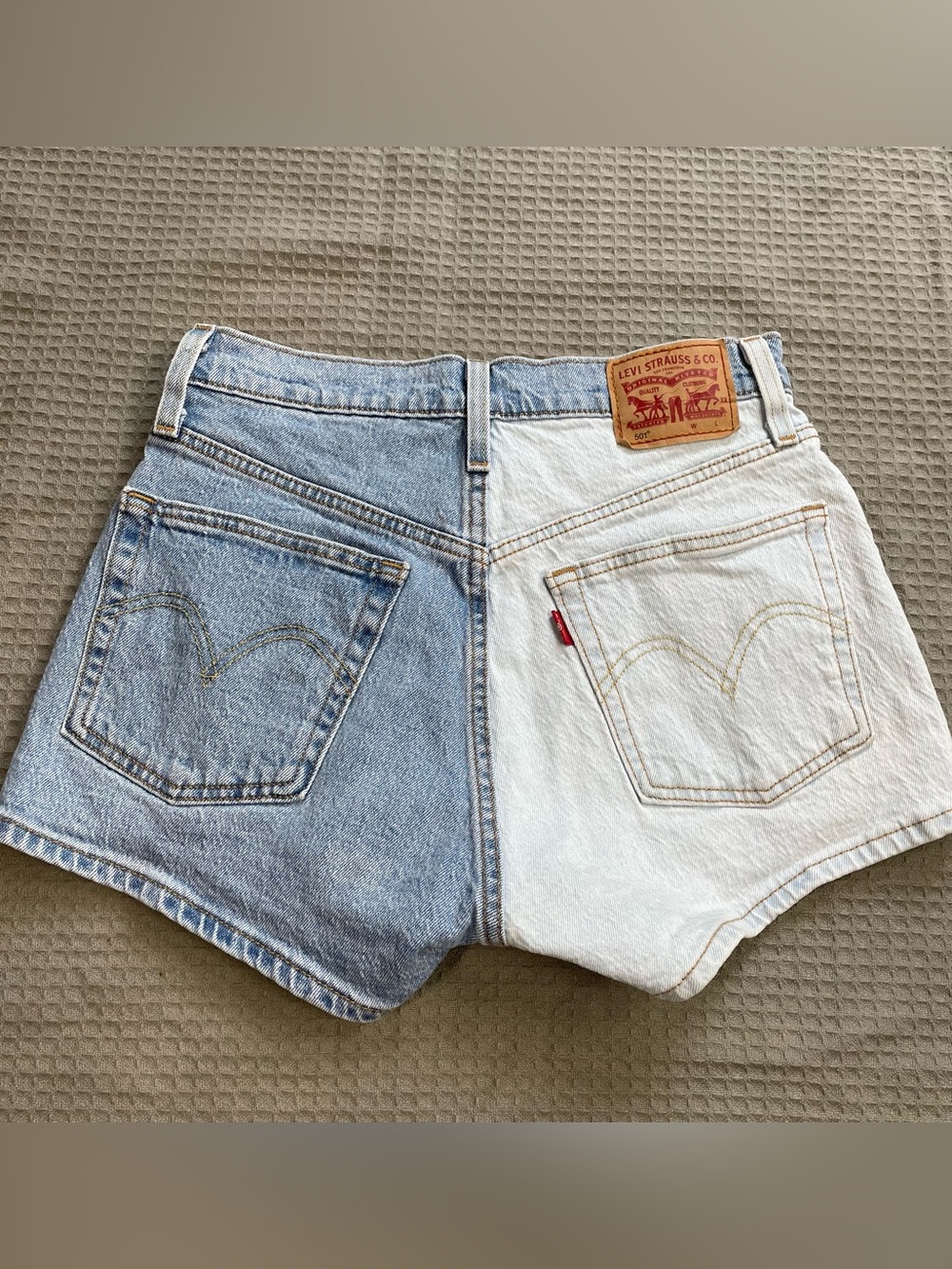 Levi’s 501 Jean Shorts 26 Womens Two Tone Color Block Denim Button Fly